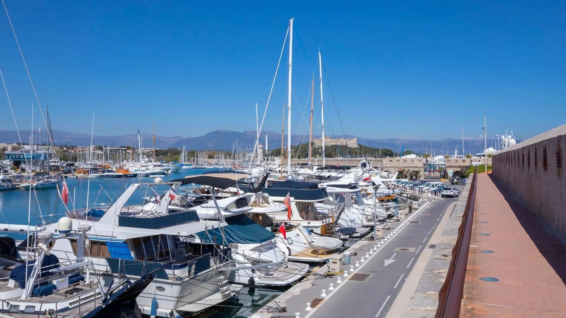 Appartement Picasso - Old Town Antibes - Happy Rentals